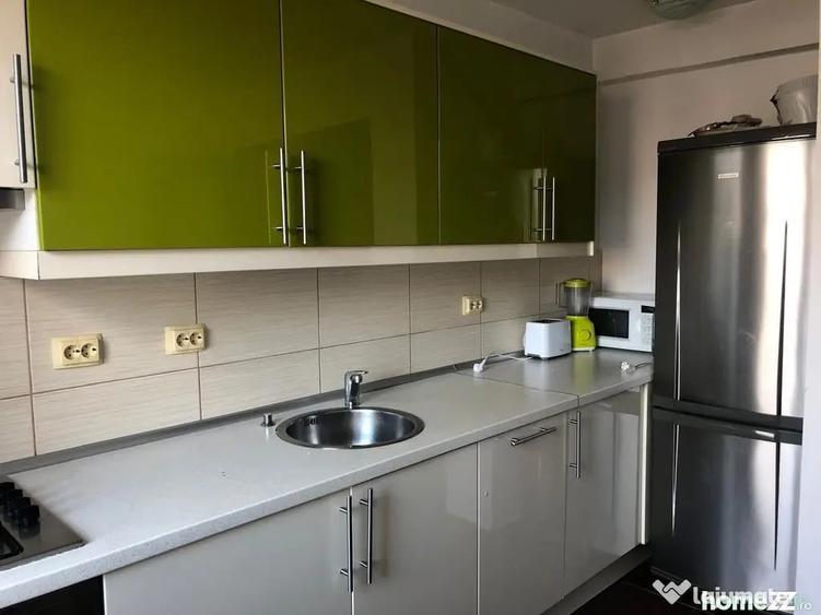 Apartament cu 3 camere decomandat în Giulești