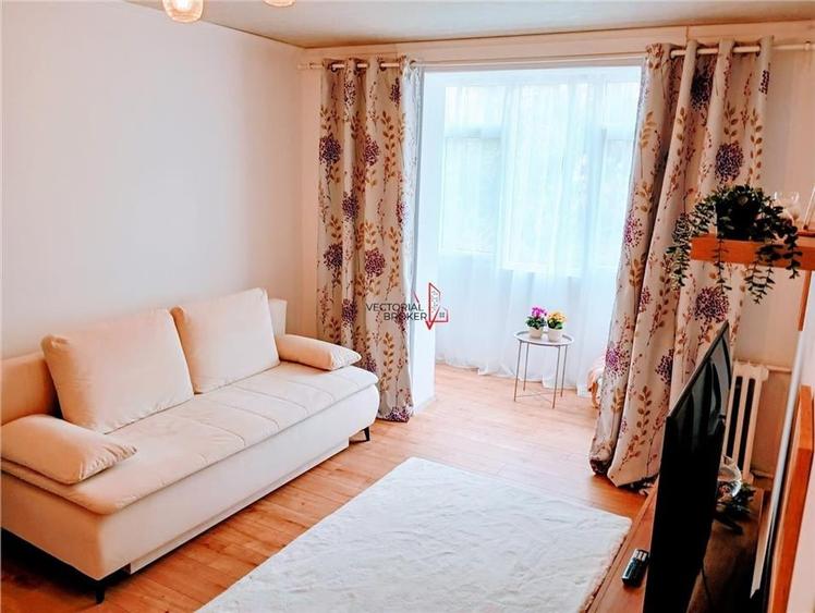 Apartament cu 2 camere semidecomandat în Basarabia