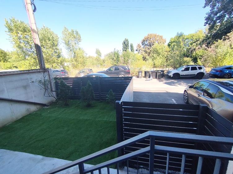 Apartament cu 3 camere decomandat în Tineretului
