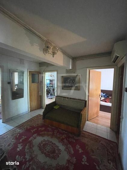 Apartament cu 4 camere decomandat în Titan