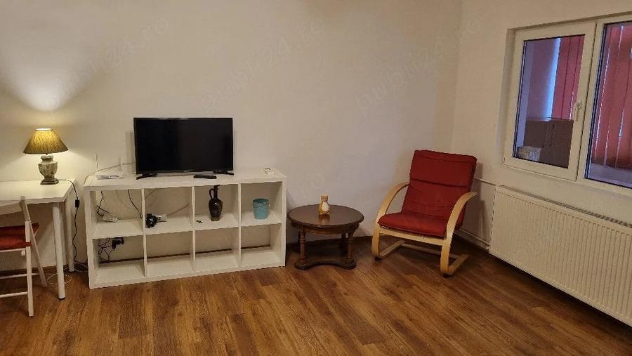 Garsonieră decomandată în Tei