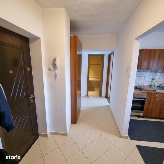 Apartament cu 2 camere decomandat, mobilat în Romană