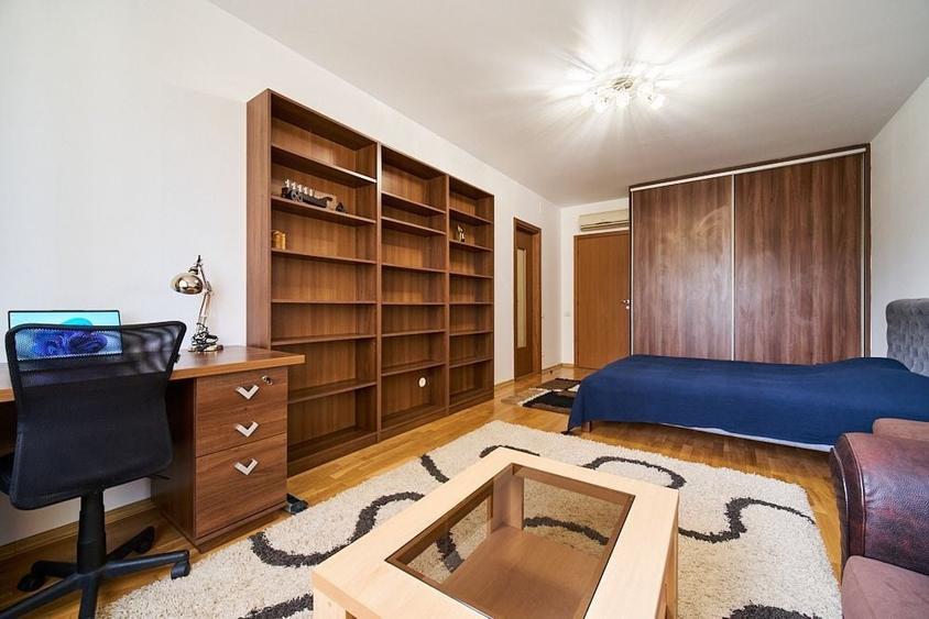 Apartament cu 3 camere, mobilat în Unirii