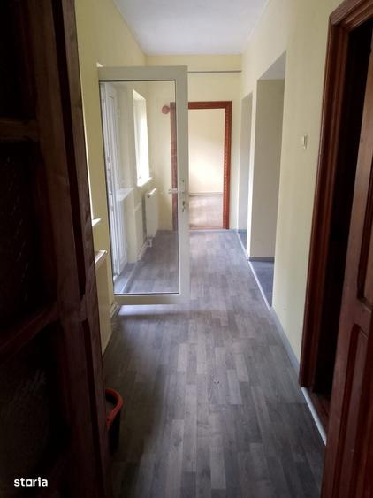 Casă cu 4 camere în Independenței