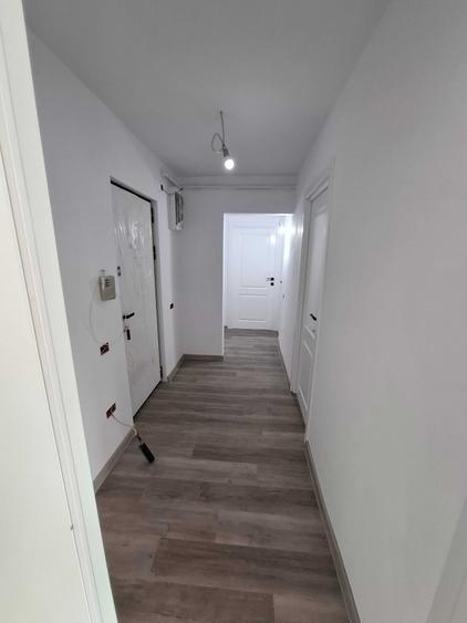 Apartament cu 2 camere decomandat în Noua