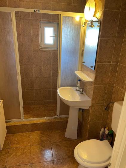 Apartament cu 3 camere decomandat în Exterior Vest