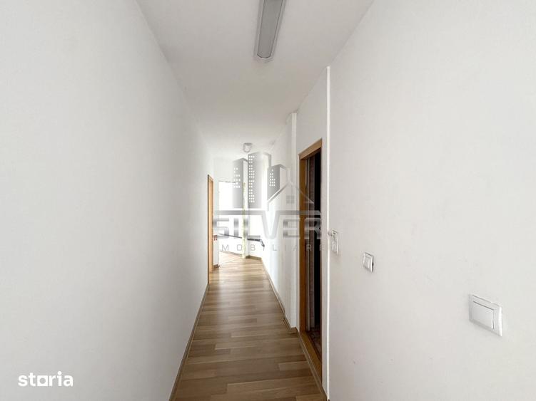 Casă cu 6 camere cu Teren 227 Mp în Gruia
