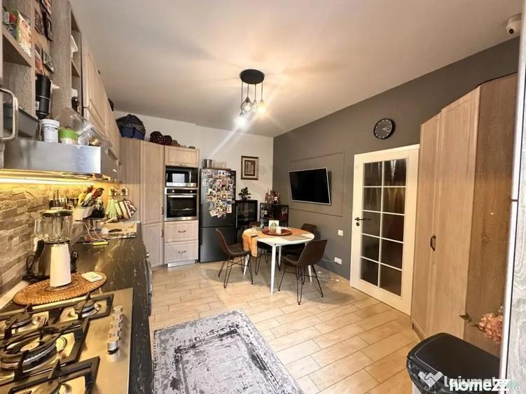 Apartament cu 4 camere decomandat în Grădina Icoanei