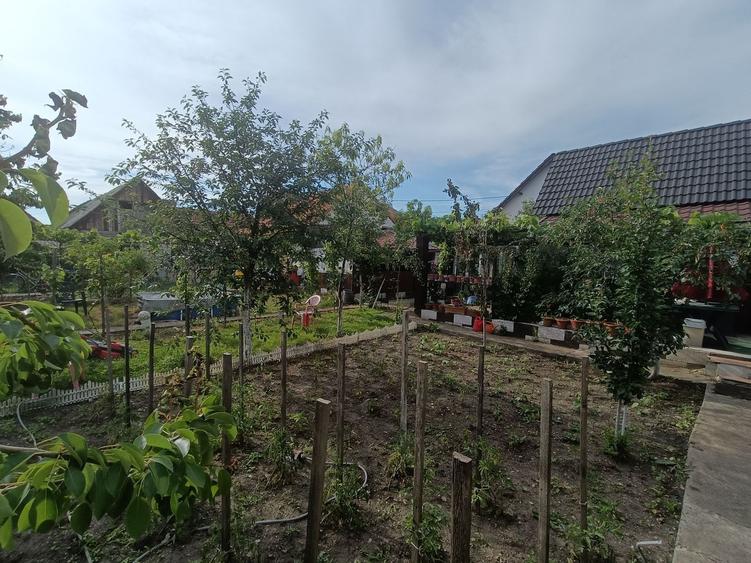 Casă individuală cu 4 camere cu Canalizare în Nord