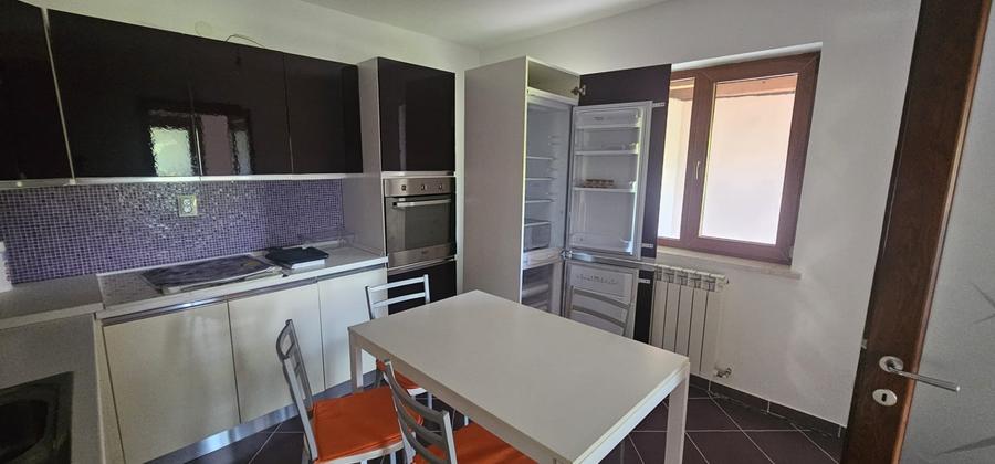 Casă individuală cu 5 camere cu Garaj în Frumoasa