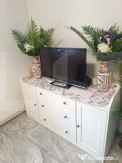 Apartament cu 2 camere semidecomandat în Dâmbovița