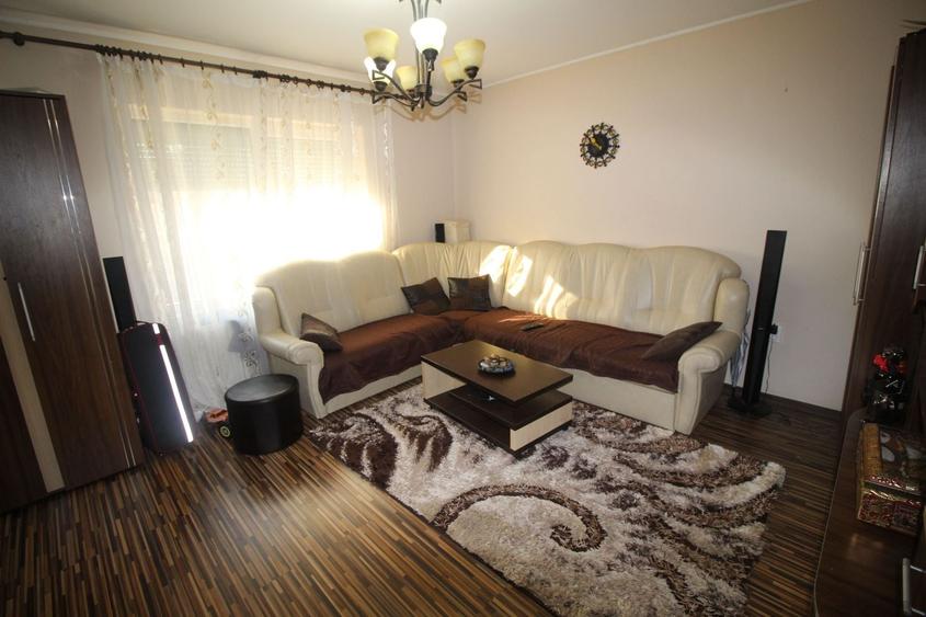 Casă individuală cu 3 camere cu Canalizare în Mehala