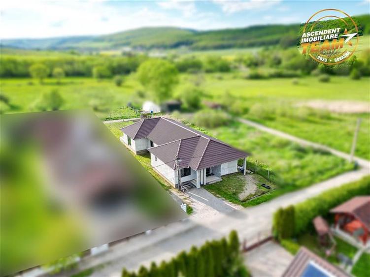 Casă individuală cu 4 camere cu Teren 800 Mp în Periferie