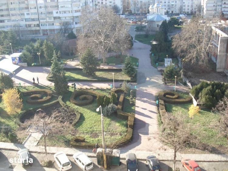 Apartament cu 3 camere decomandat în ICIL