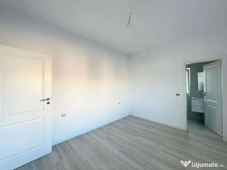 Casă cu 4 camere cu Teren 250 Mp în Moșnița Nouă