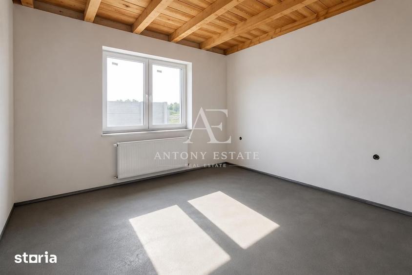 Casă cu 4 camere cu Teren 300 Mp în Sânmartin