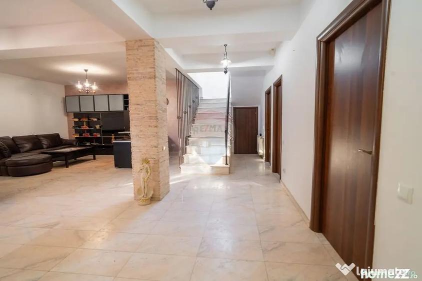Casă cu 5 camere cu Teren 500 Mp în Brănești