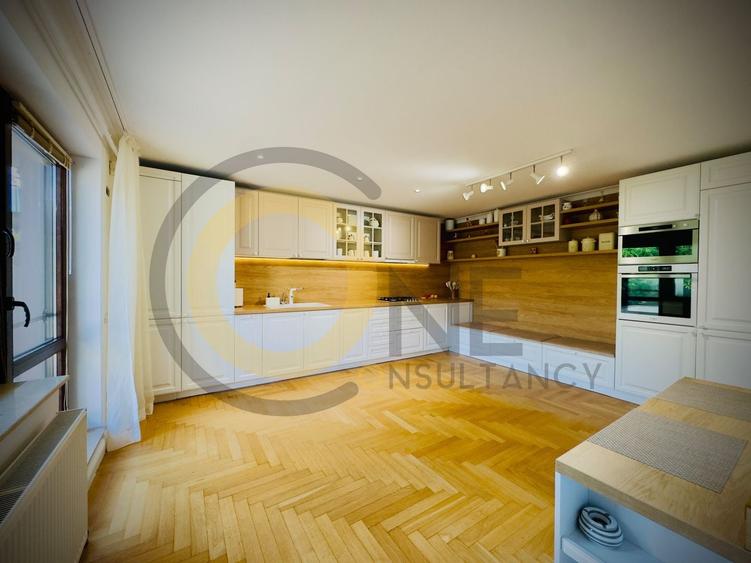 Apartament cu 5 camere decomandat, mobilat în Băneasa