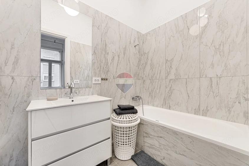 Apartament cu 3 camere semidecomandat în Ultracentral