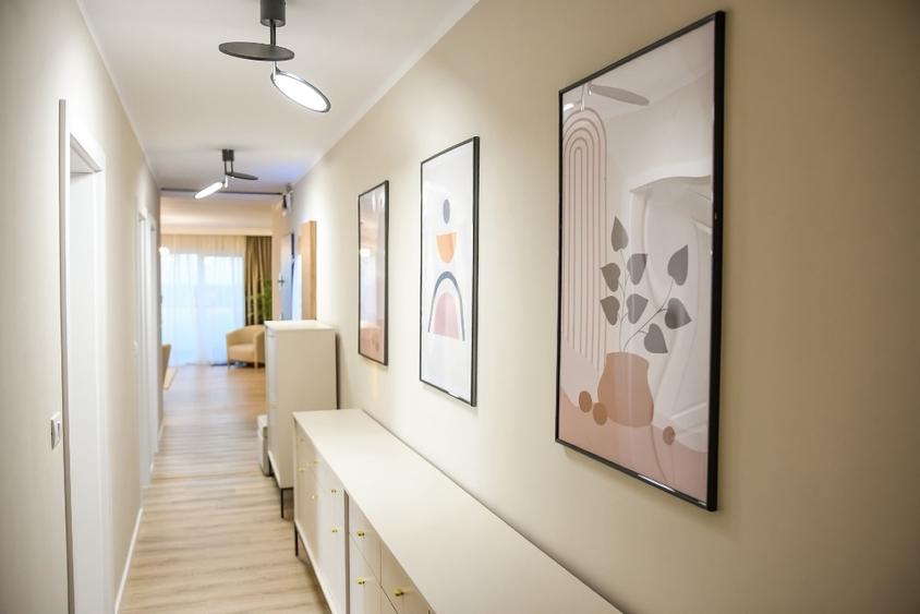 Apartament cu 3 camere decomandat, mobilat în Micălaca