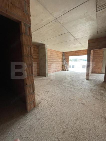 Apartament cu 3 camere decomandat în Calea Moldovei