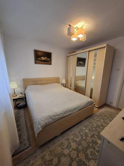 Apartament cu 2 camere decomandat în Rovine