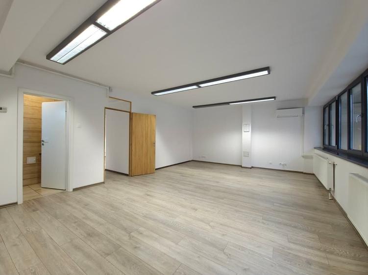 Birou, de 62.900001525879 mp, în Central