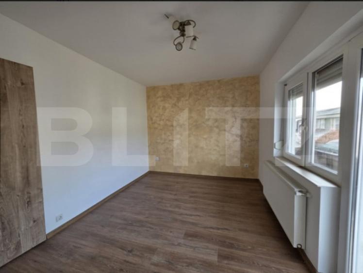 Apartament cu 3 camere decomandat în Micro 16