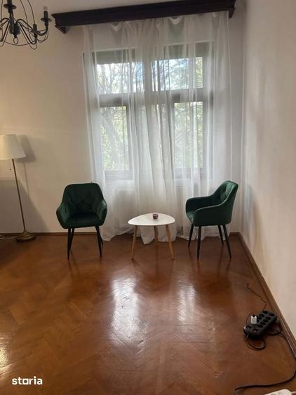 Apartament cu 5 camere în Centrul Civic