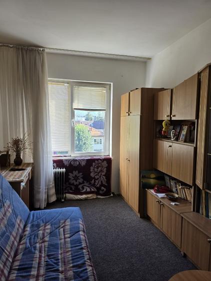 Apartament cu 2 camere decomandat în Tractorul