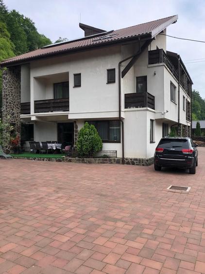 Casă cu 4 camere în Central