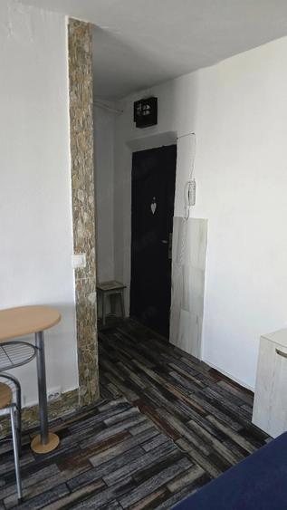 Garsonieră semidecomandată în Mircea cel Bătrân