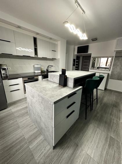 Apartament cu 3 camere decomandat în Brătianu