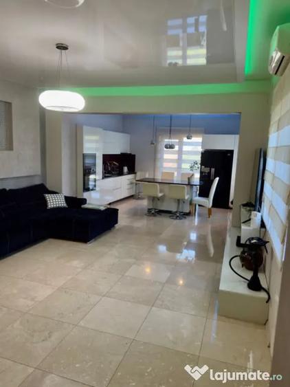 Apartament cu 3 camere decomandat în Andrei Mureșanu