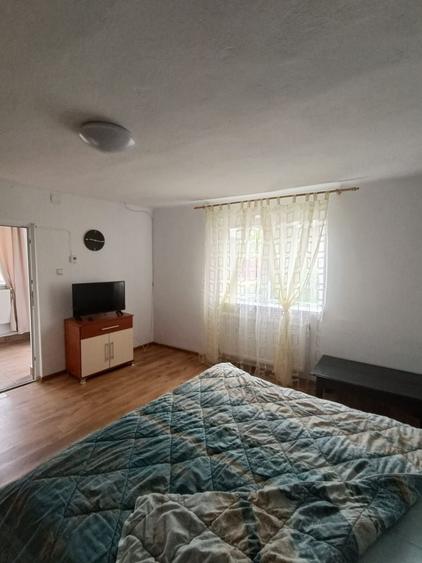 Casă individuală cu 2 camere cu Canalizare în Central