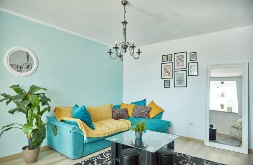 Apartament cu 3 camere decomandat, mobilat în City Park Mall