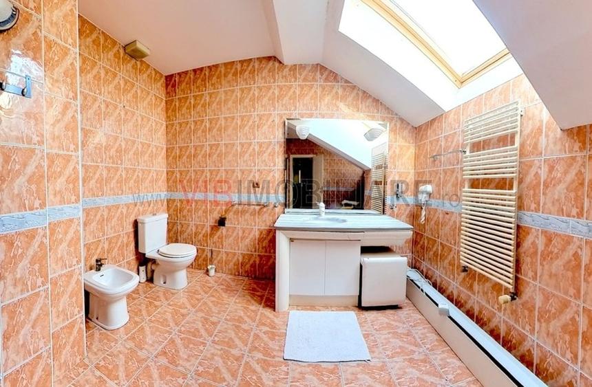 Casă cu 5 camere cu Piscina în Dămăroaia