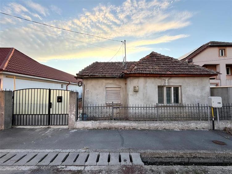 Casă cu 2 camere cu Teren 757 Mp în Oșorhei