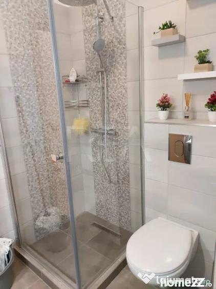 Casă cu 7 camere cu Teren 255 Mp în Titan