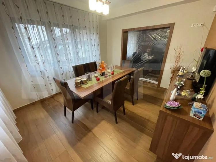 Casă cu 7 camere cu Teren 252 Mp în Semicentral