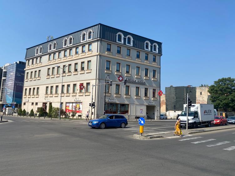Spațiu comercial, de 500 mp, în Central
