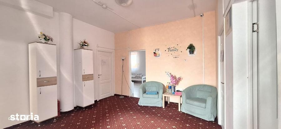 Casă cu 8 camere cu Teren 300 Mp în Chitila