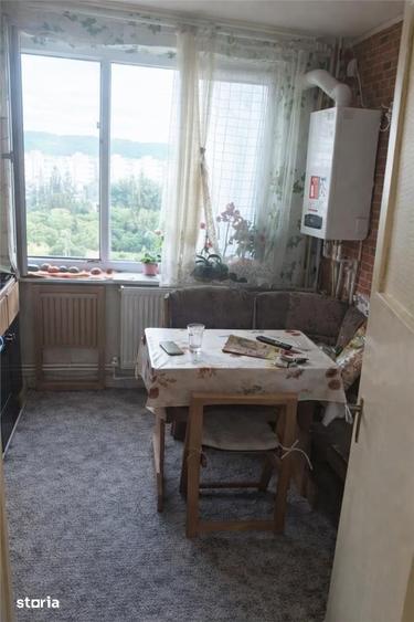 Apartament cu 3 camere decomandat în Gară