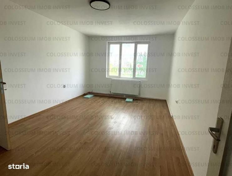 Apartament cu 3 camere decomandat în Astra