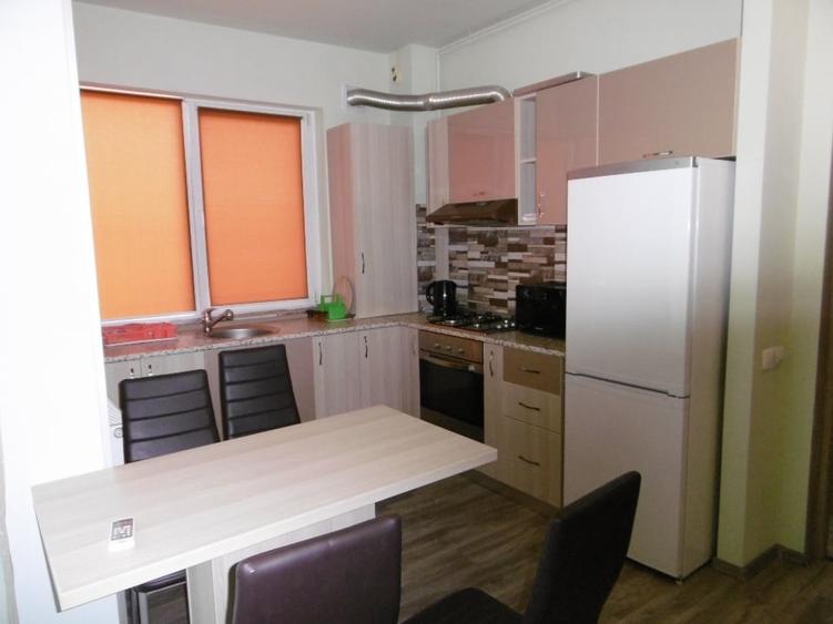 Apartament cu 3 camere decomandat, mobilat în UTA