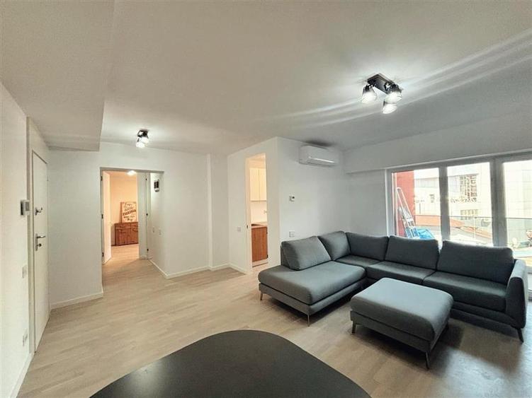 Apartament cu 2 camere decomandat, mobilat în P-ța Mihai Viteazu