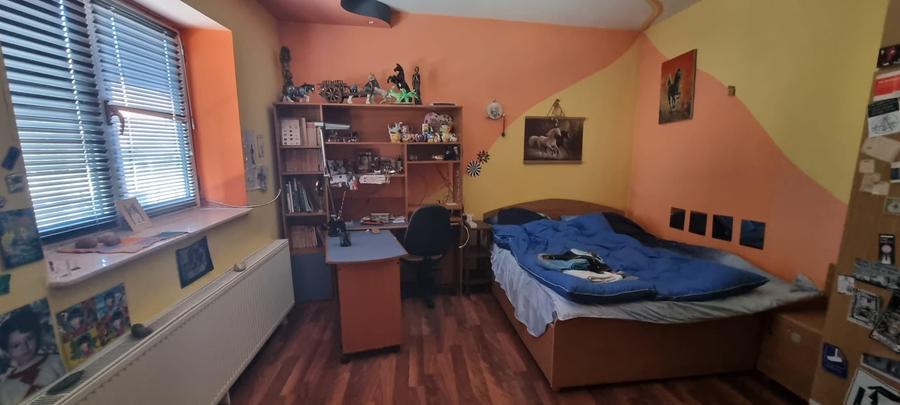 Casă individuală cu 4 camere cu Canalizare în Ultracentral