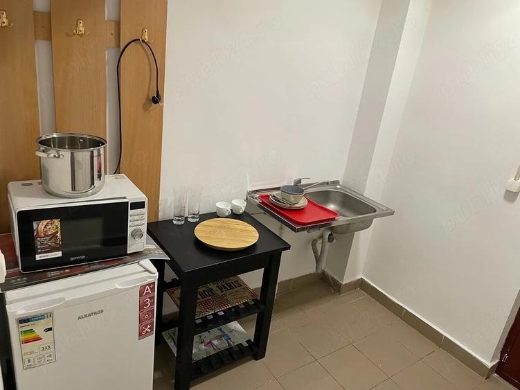 Garsonieră decomandată în Central