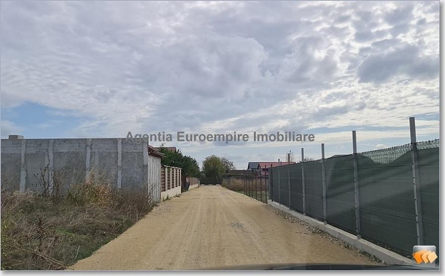 Teren Construcții intravilan de 900 mp, în Lazu