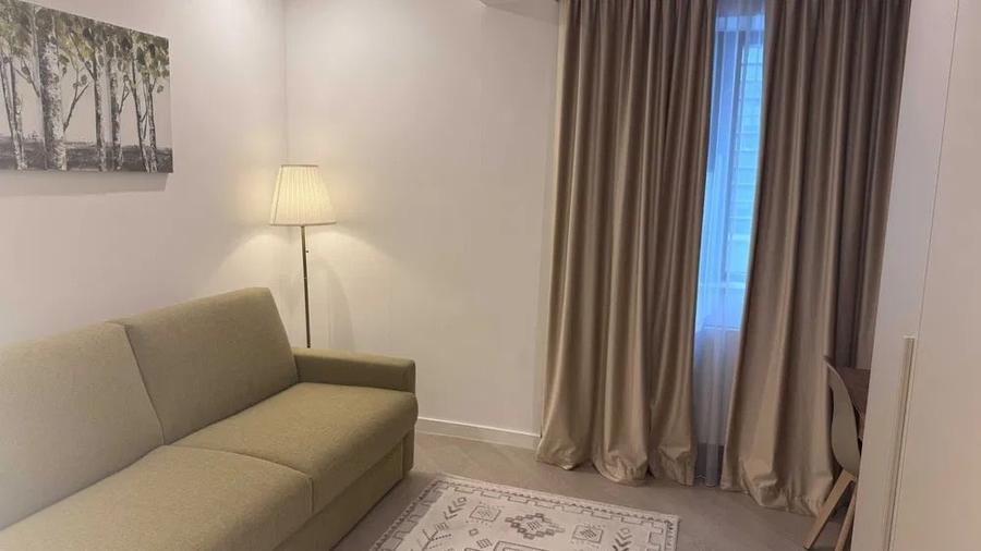 Apartament cu 3 camere semidecomandat, mobilat în Pipera